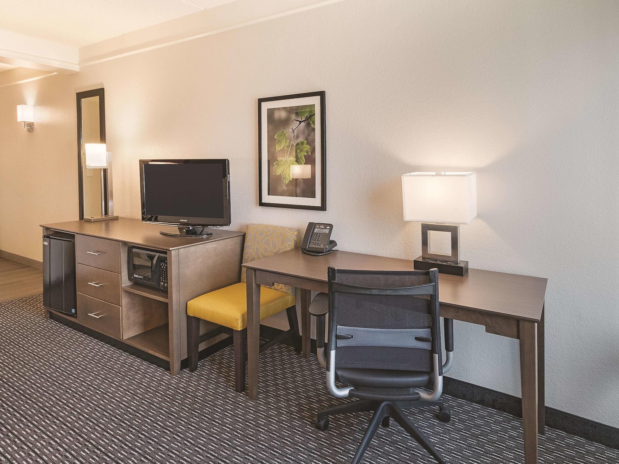 Hotel La Quinta By Wyndham Arlington North 6 Flags Dr Zewnętrze zdjęcie