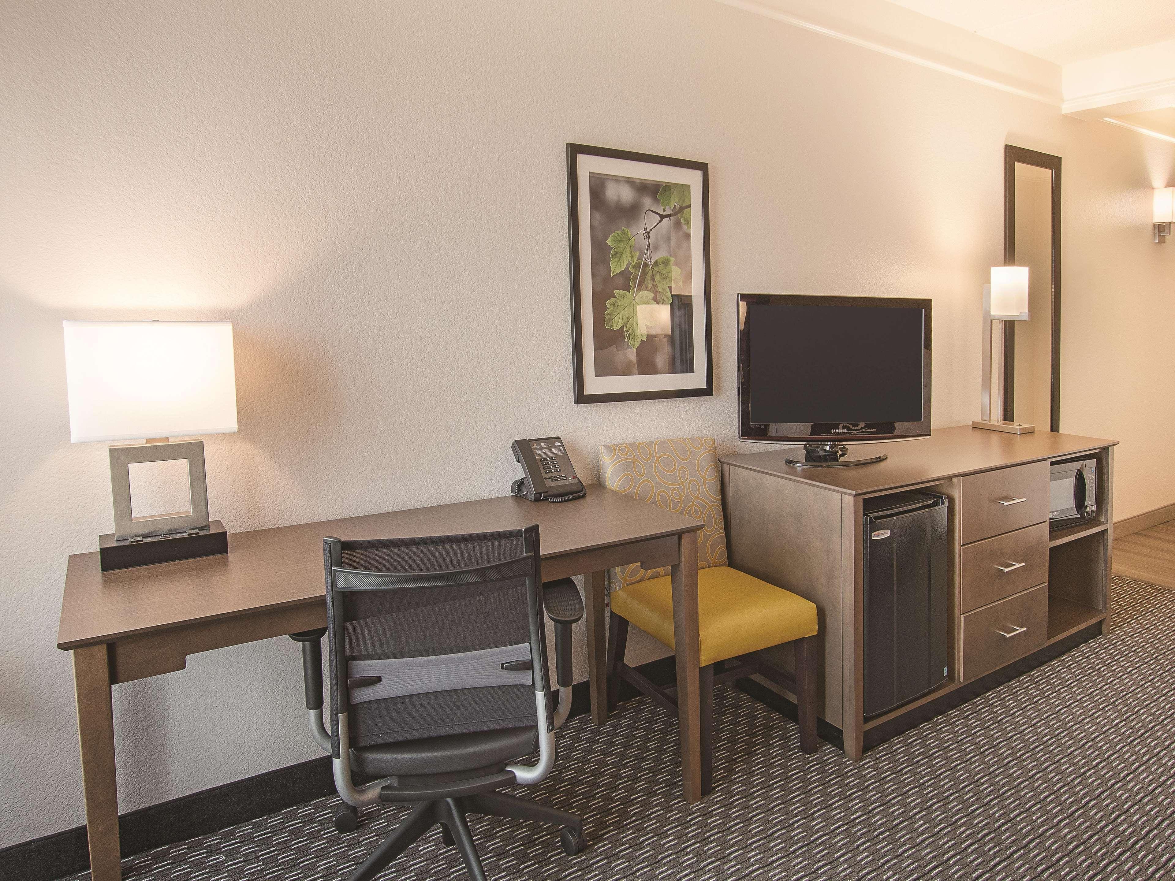 Hotel La Quinta By Wyndham Arlington North 6 Flags Dr Zewnętrze zdjęcie