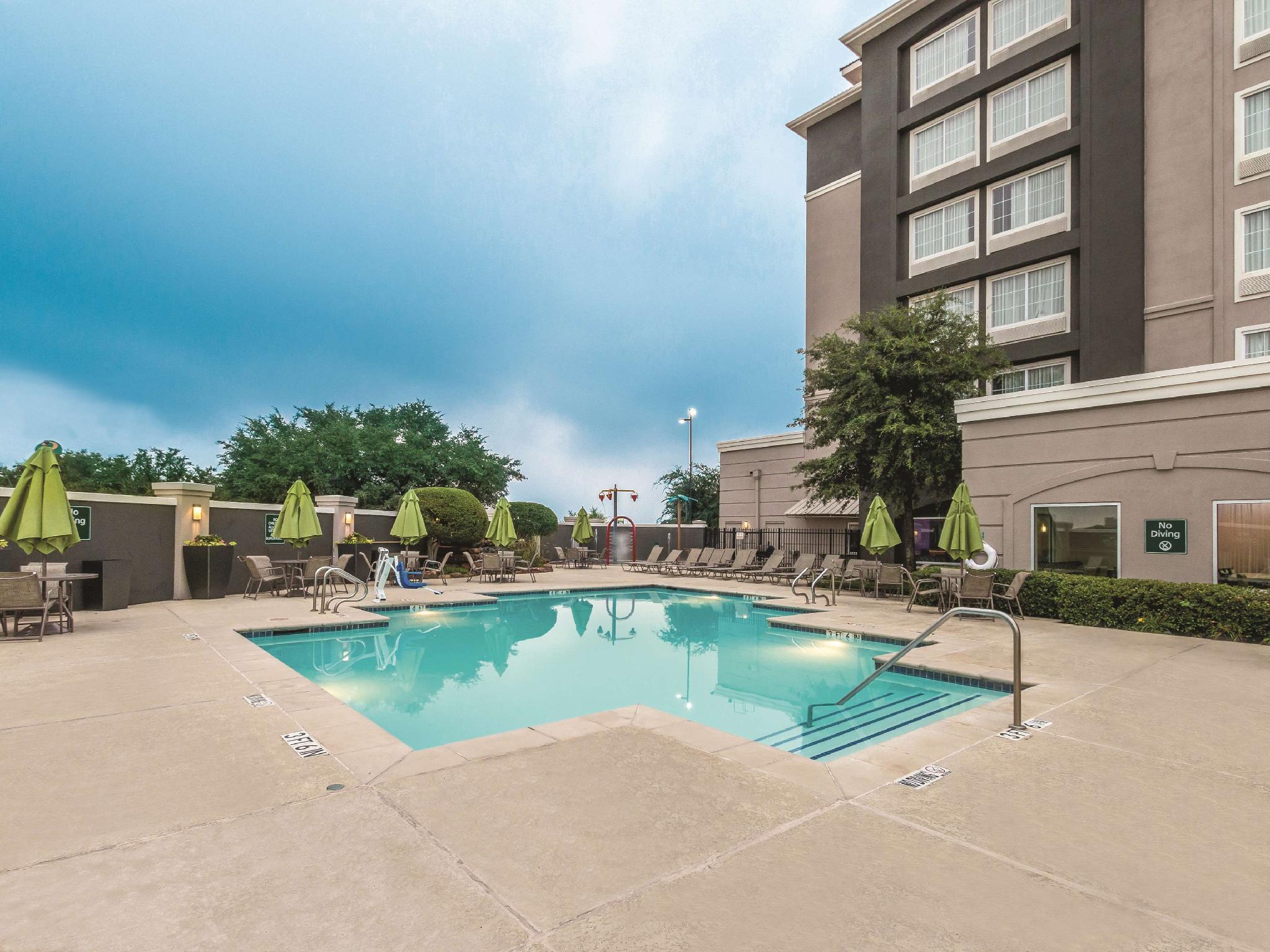 Hotel La Quinta By Wyndham Arlington North 6 Flags Dr Zewnętrze zdjęcie